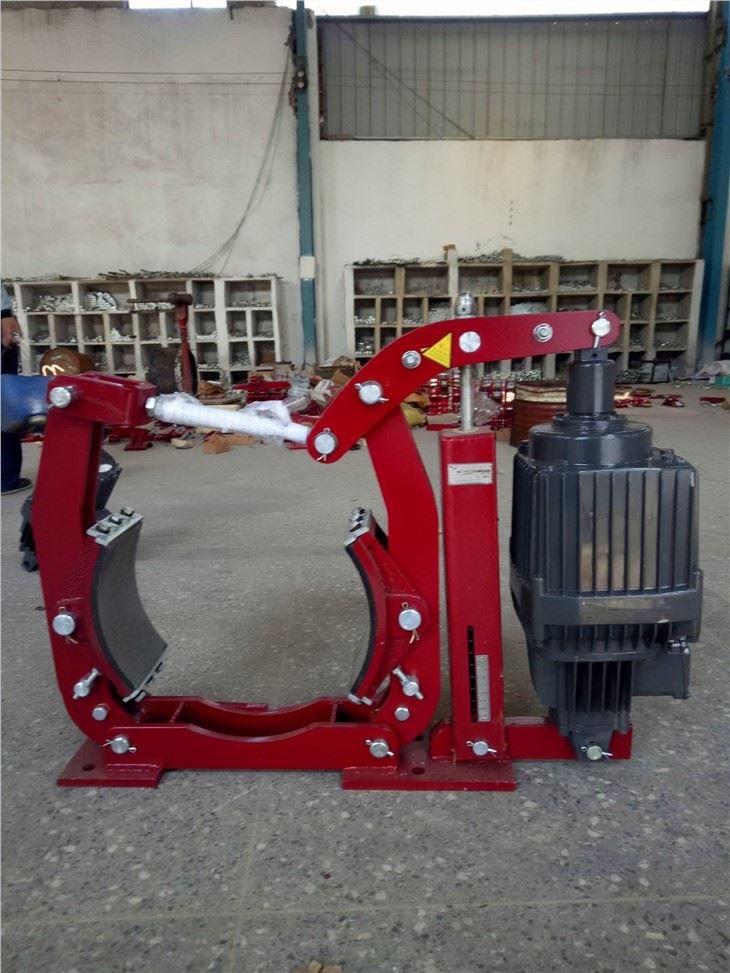 Freno electrohidráulico para grúa pórtico